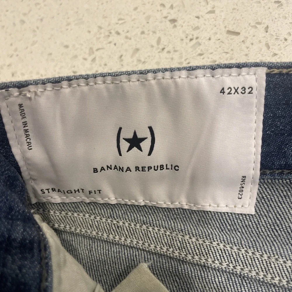 Banana Republic denim jeans straight fit mid rise blue mens 42 x 32 NWT